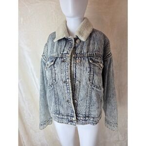 Acid Wash Denim Sherpa Lined‎ Trucker Jacket Medium